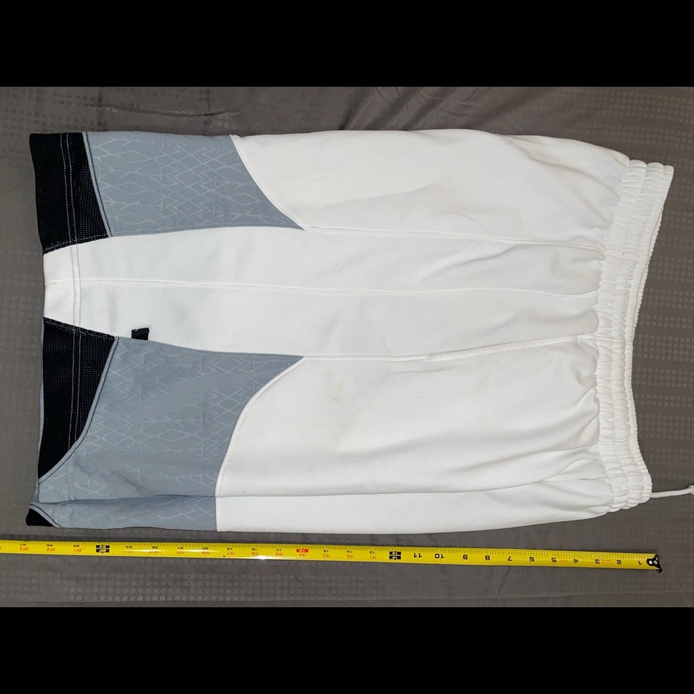 Retro Jordan shorts size large - Picture 2 of 4